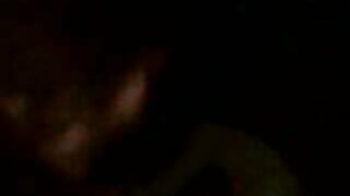 금발의 섹시한중년여성 케이티 모건 유혹 두 개의 아름다운 젊 여성 - 2022-02-14 02:41:10